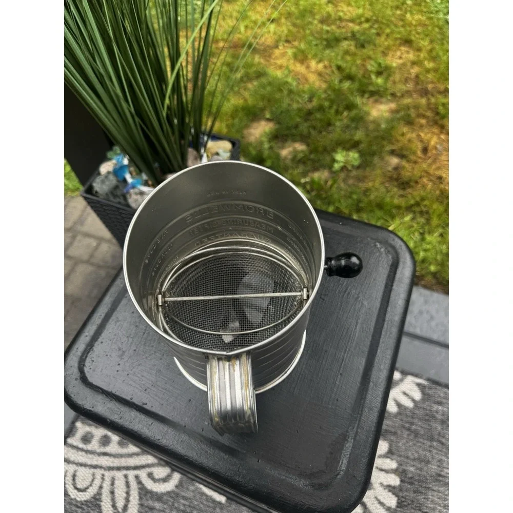 Vintage Bromwell's Flour Sifter 3 Cup Measuring Volume Crank Handle, 1950-60